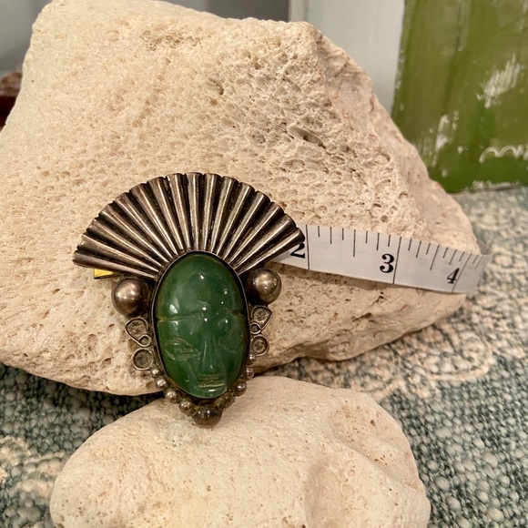 Silver and Jade Face - Picture 4 of 5